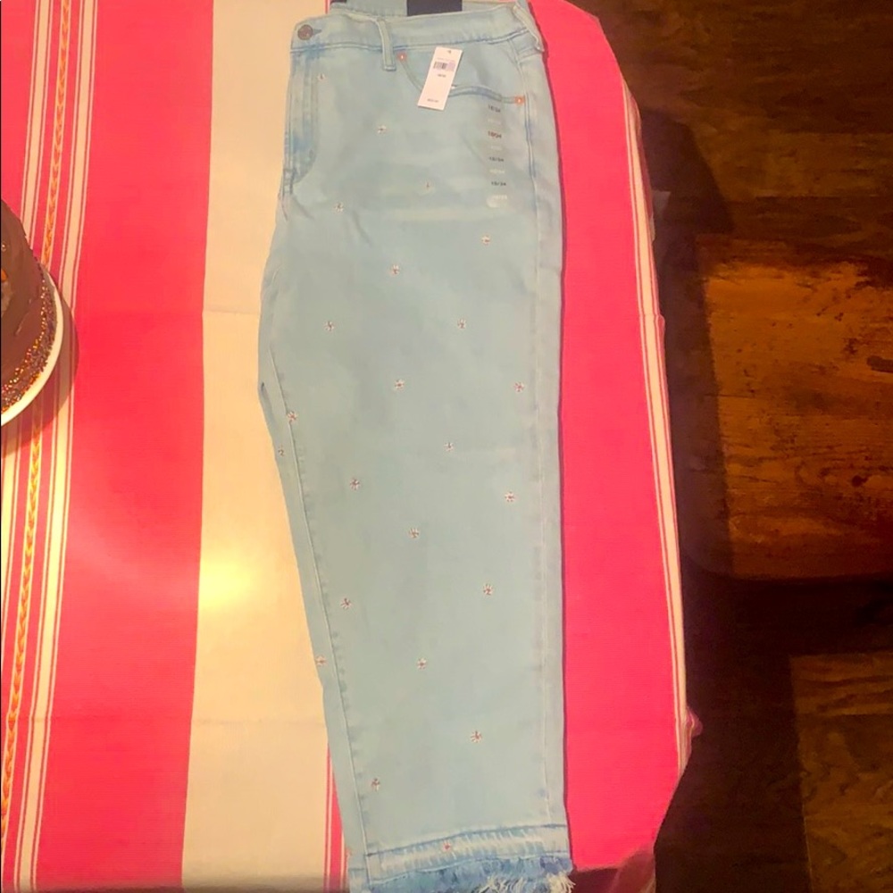 Flower print cropped jeans